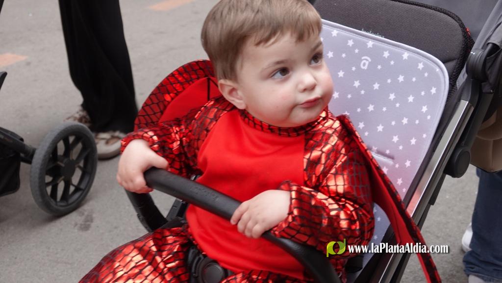 Borriana celebra la Cavalcada del Ninot Infantil amb desfilades i premis