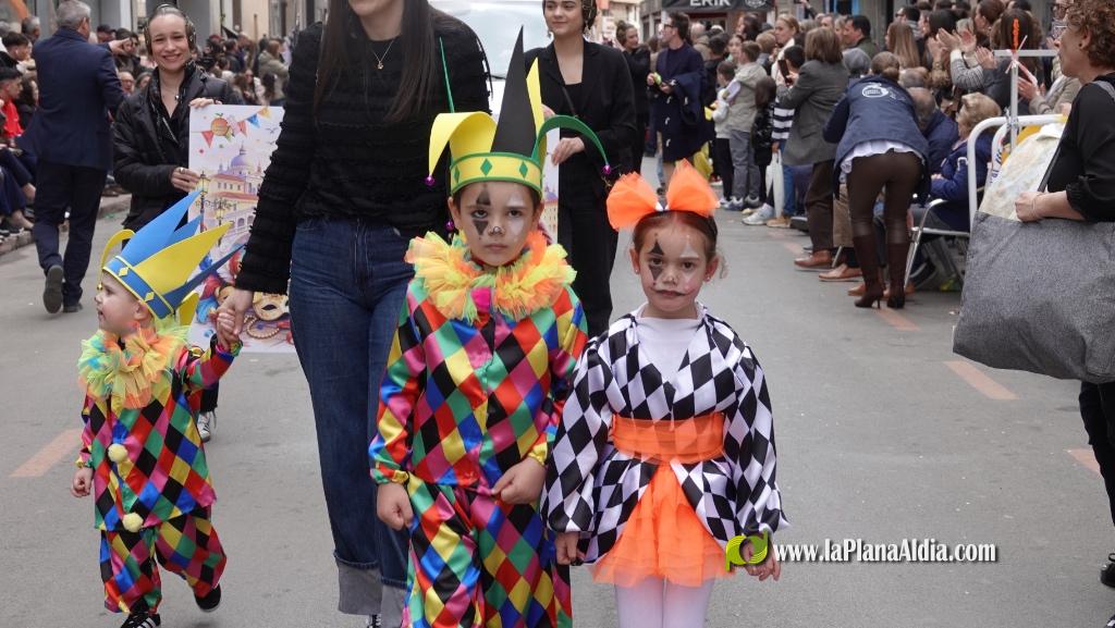 Borriana celebra la Cavalcada del Ninot Infantil amb desfilades i premis