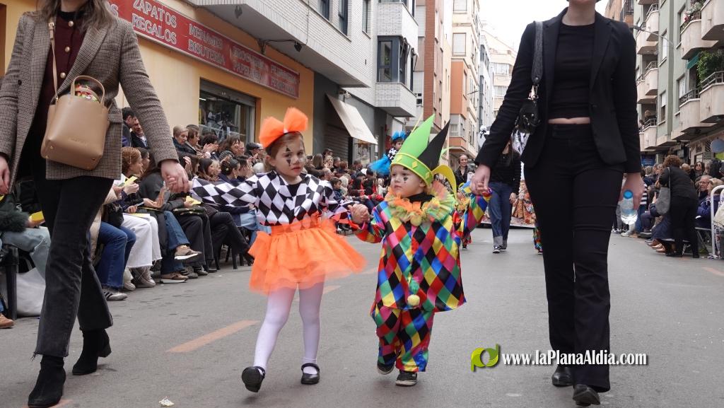 Borriana celebra la Cavalcada del Ninot Infantil amb desfilades i premis