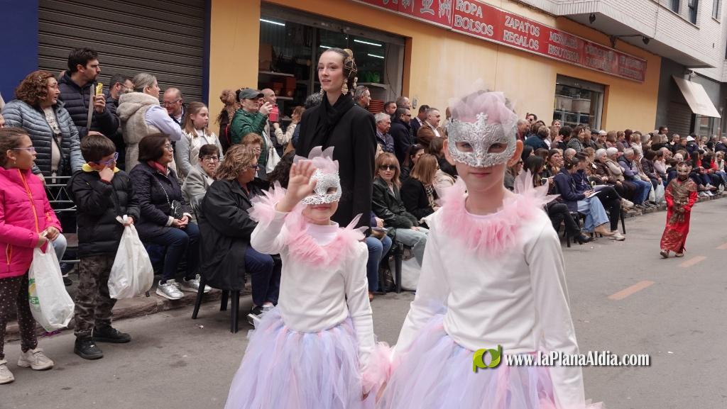 Borriana celebra la Cavalcada del Ninot Infantil amb desfilades i premis
