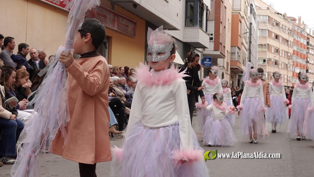 Borriana celebra la Cavalcada del Ninot Infantil amb desfilades i premis