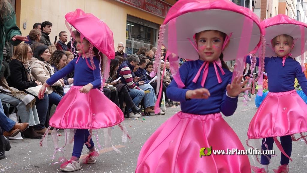 Borriana celebra la Cavalcada del Ninot Infantil amb desfilades i premis