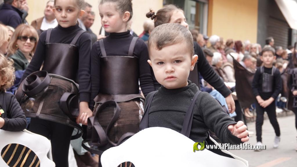 Borriana celebra la Cavalcada del Ninot Infantil amb desfilades i premis