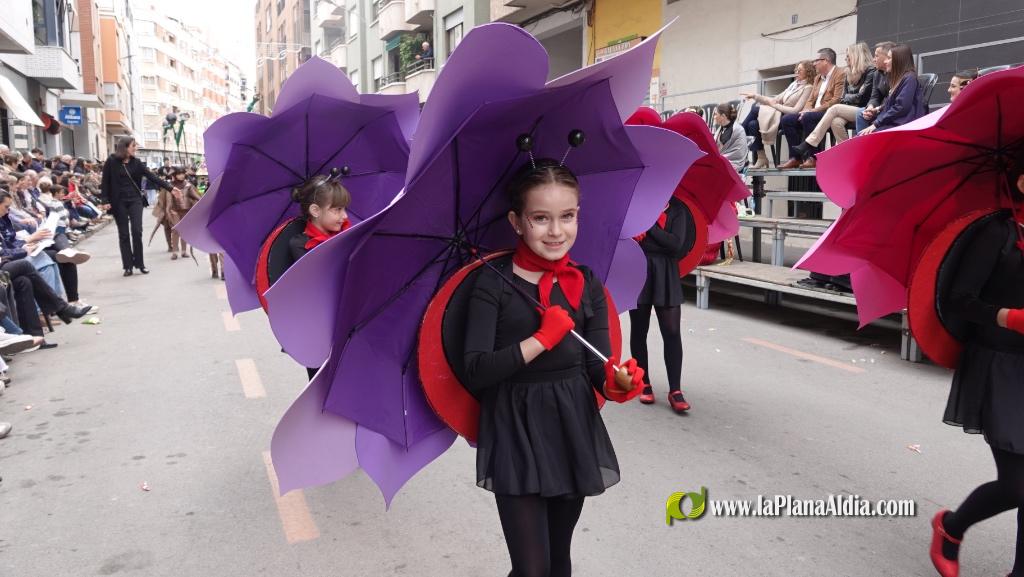 Borriana celebra la Cavalcada del Ninot Infantil amb desfilades i premis