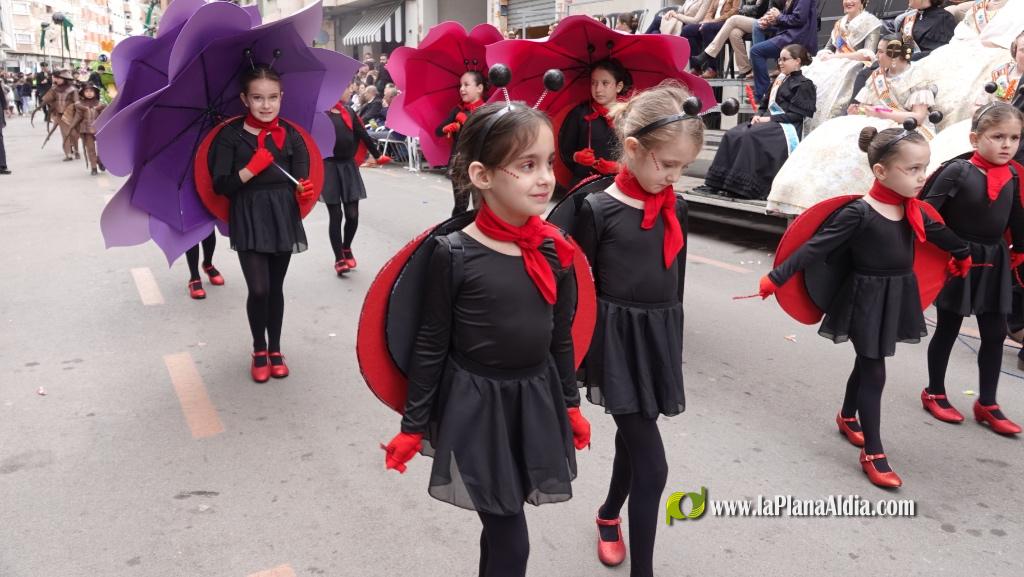 Borriana celebra la Cavalcada del Ninot Infantil amb desfilades i premis