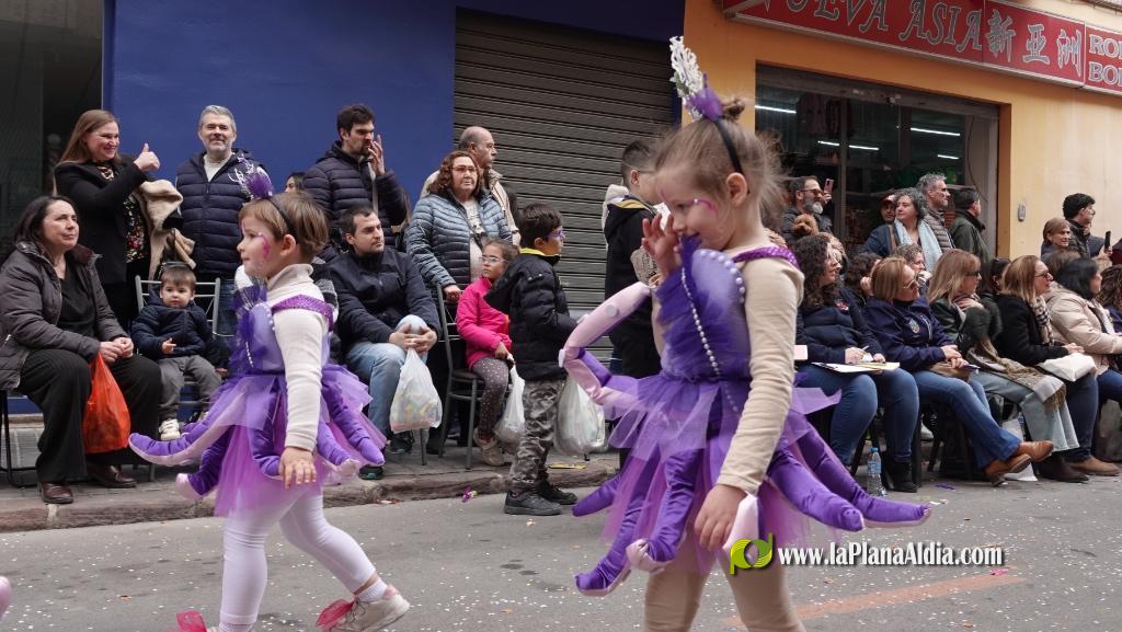 Borriana celebra la Cavalcada del Ninot Infantil amb desfilades i premis