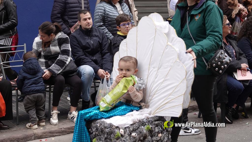 Borriana celebra la Cavalcada del Ninot Infantil amb desfilades i premis