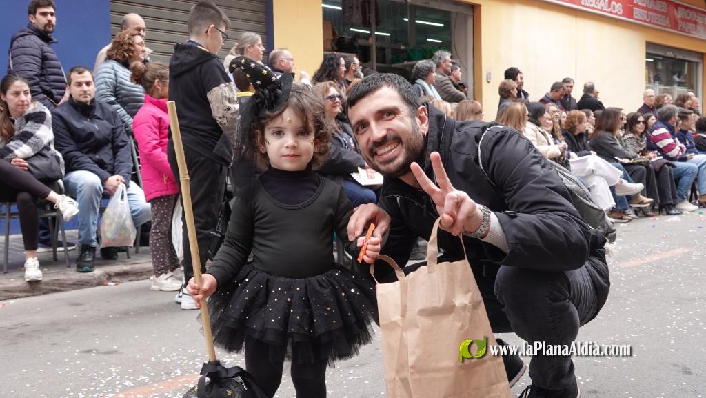 Borriana celebra la Cavalcada del Ninot Infantil amb desfilades i premis