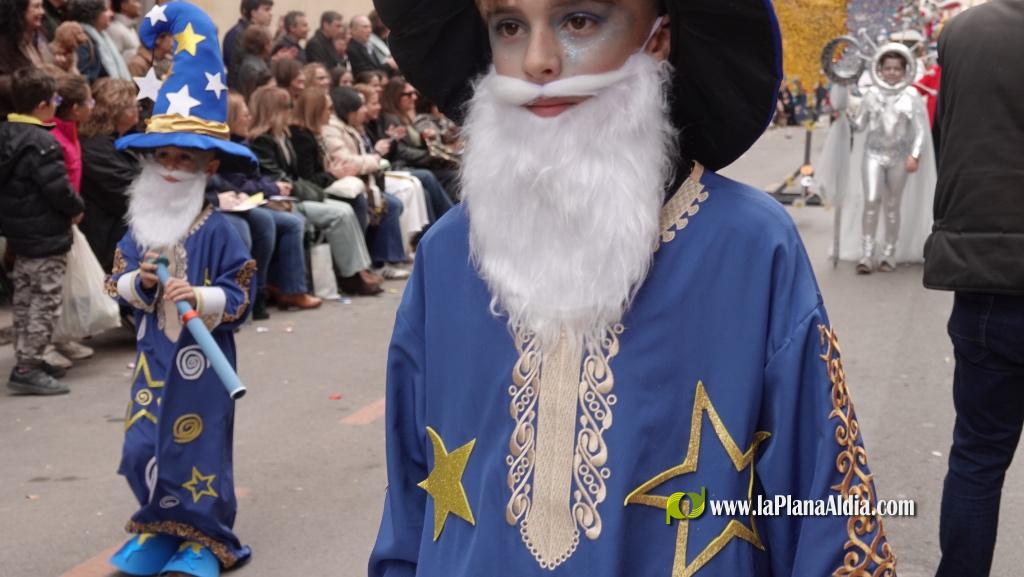 Borriana celebra la Cavalcada del Ninot Infantil amb desfilades i premis