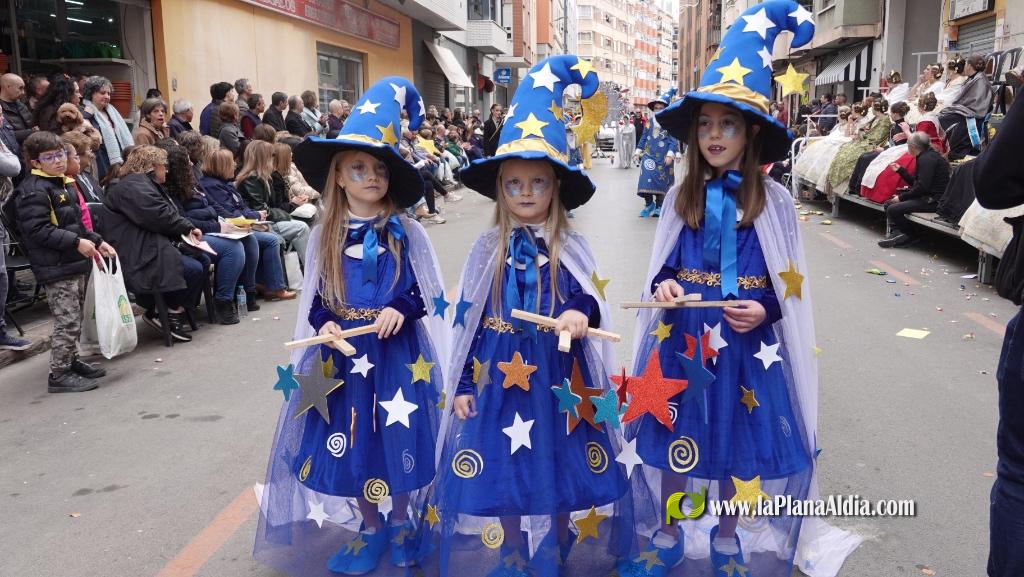 Borriana celebra la Cavalcada del Ninot Infantil amb desfilades i premis