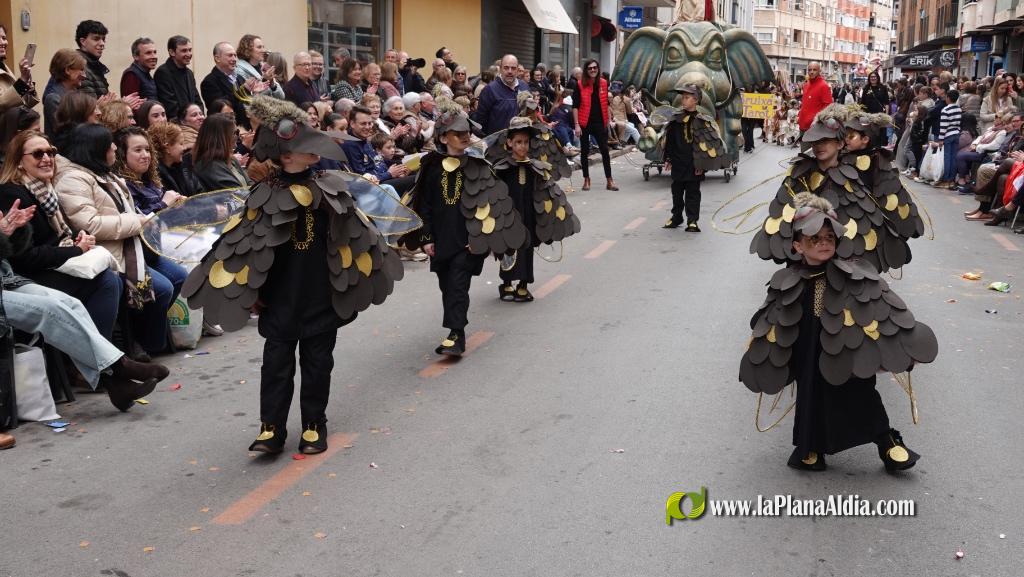 Borriana celebra la Cavalcada del Ninot Infantil amb desfilades i premis