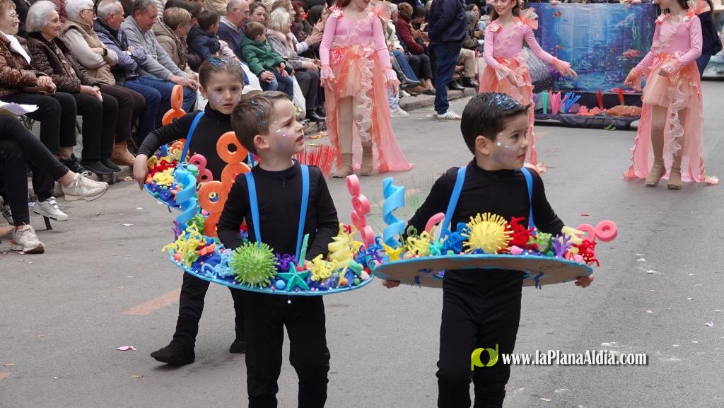 Borriana celebra la Cavalcada del Ninot Infantil amb desfilades i premis