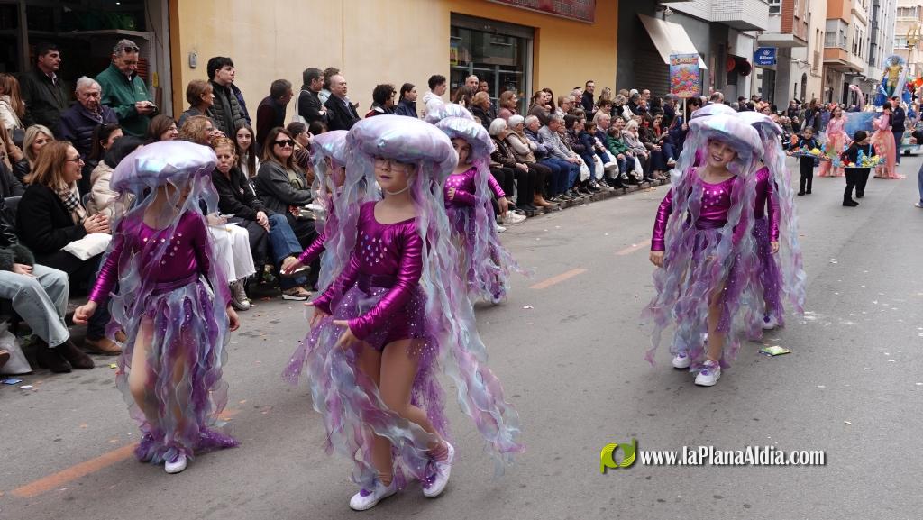 Borriana celebra la Cavalcada del Ninot Infantil amb desfilades i premis