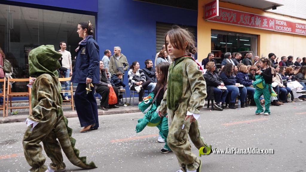 Borriana celebra la Cavalcada del Ninot Infantil amb desfilades i premis