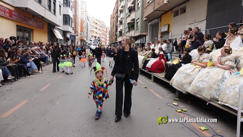 Borriana celebra la Cavalcada del Ninot Infantil amb desfilades i premis