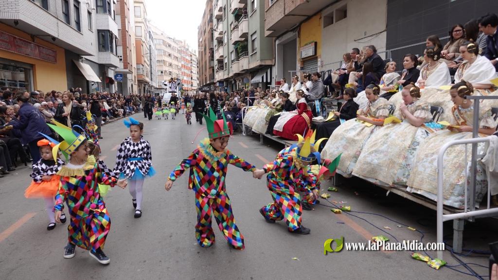 Borriana celebra la Cavalcada del Ninot Infantil amb desfilades i premis