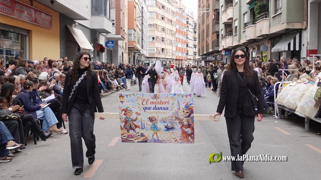Borriana celebra la Cavalcada del Ninot Infantil amb desfilades i premis