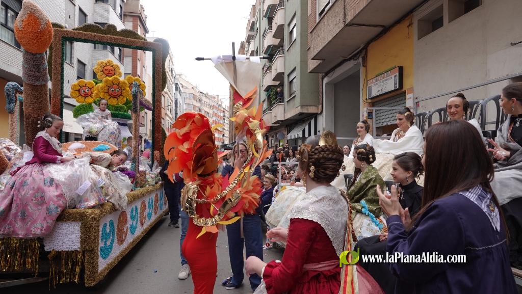 Borriana celebra la Cavalcada del Ninot Infantil amb desfilades i premis