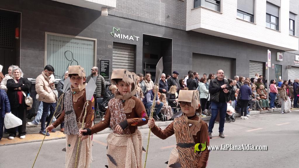 Borriana celebra la Cavalcada del Ninot Infantil amb desfilades i premis