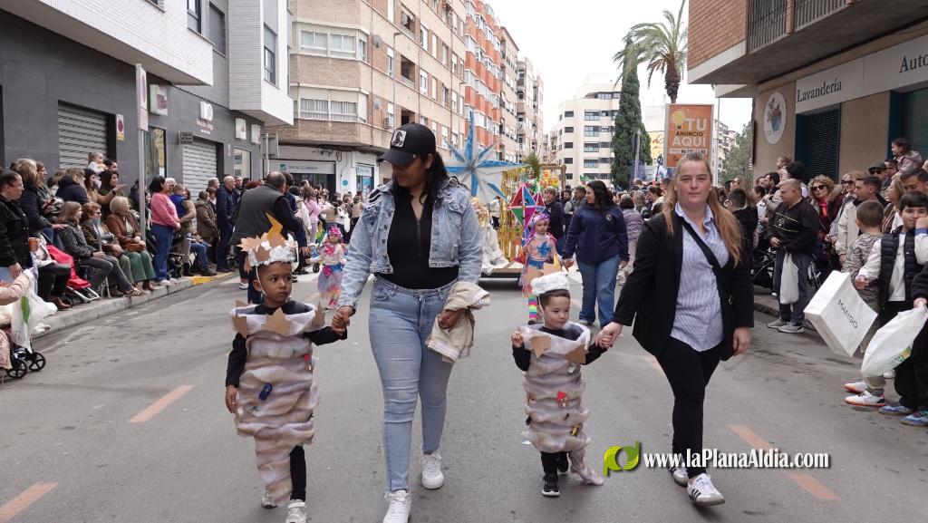 Borriana celebra la Cavalcada del Ninot Infantil amb desfilades i premis