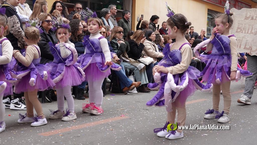 Borriana celebra la Cavalcada del Ninot Infantil amb desfilades i premis