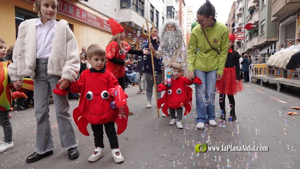 Borriana celebra la Cavalcada del Ninot Infantil amb desfilades i premis