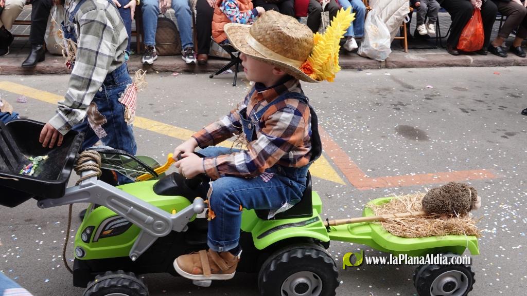 Borriana celebra la Cavalcada del Ninot Infantil amb desfilades i premis