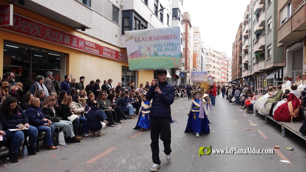 Borriana celebra la Cavalcada del Ninot Infantil amb desfilades i premis