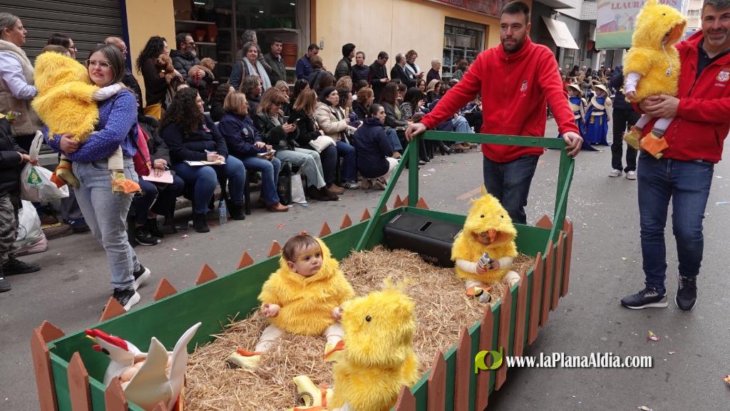 Borriana celebra la Cavalcada del Ninot Infantil amb desfilades i premis