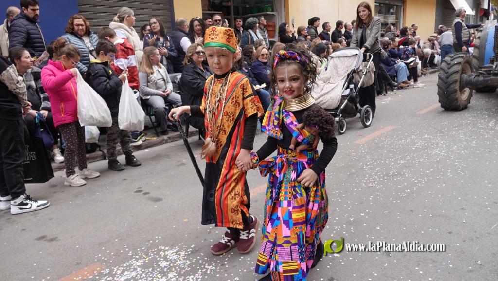 Borriana celebra la Cavalcada del Ninot Infantil amb desfilades i premis