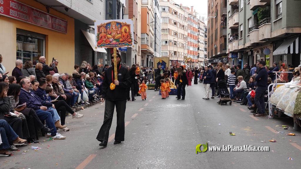 Borriana celebra la Cavalcada del Ninot Infantil amb desfilades i premis