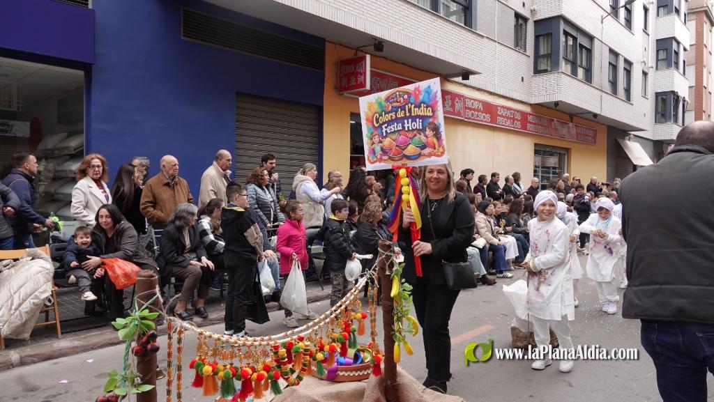 Borriana celebra la Cavalcada del Ninot Infantil amb desfilades i premis