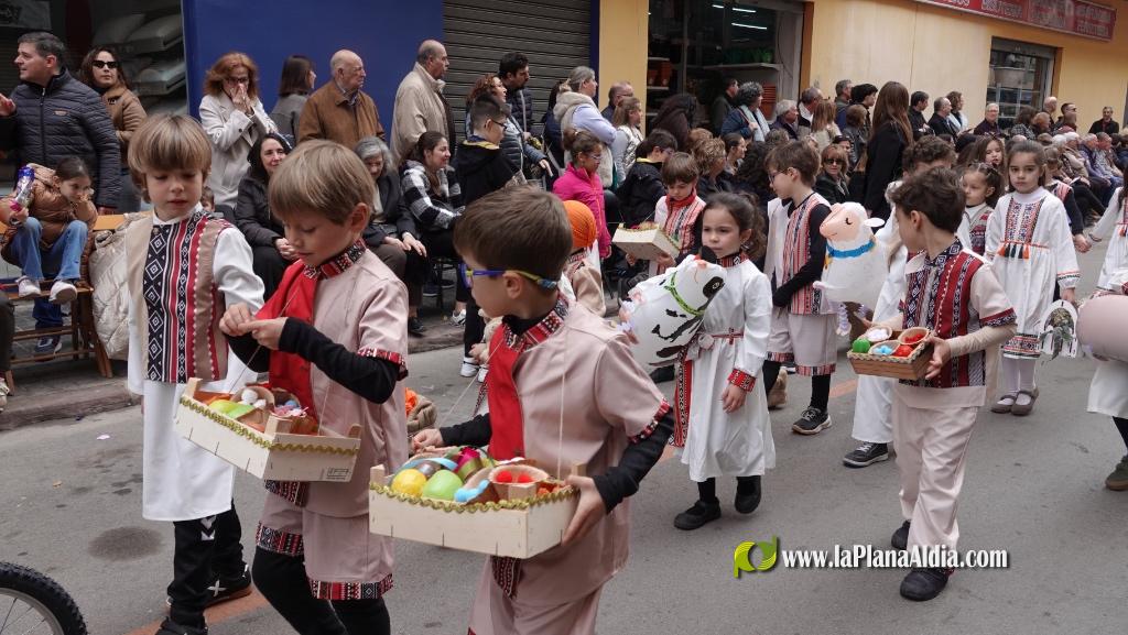 Borriana celebra la Cavalcada del Ninot Infantil amb desfilades i premis