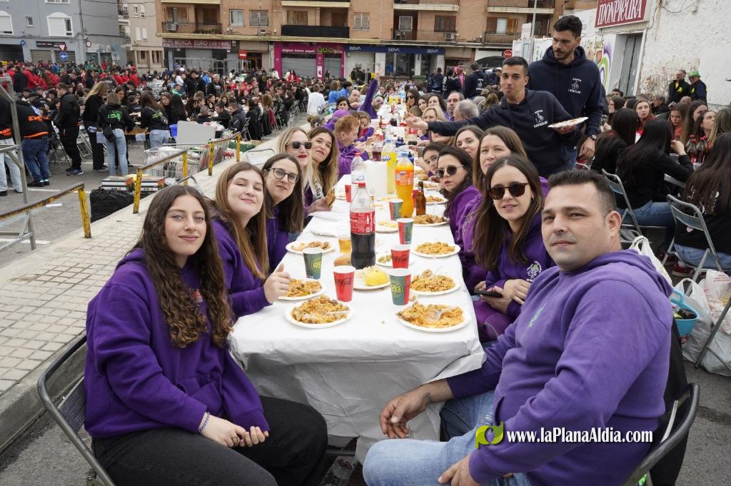 Les Penyes celebren el Mig Any Fester amb una multitudin?ria jornada de conviv?ncia
