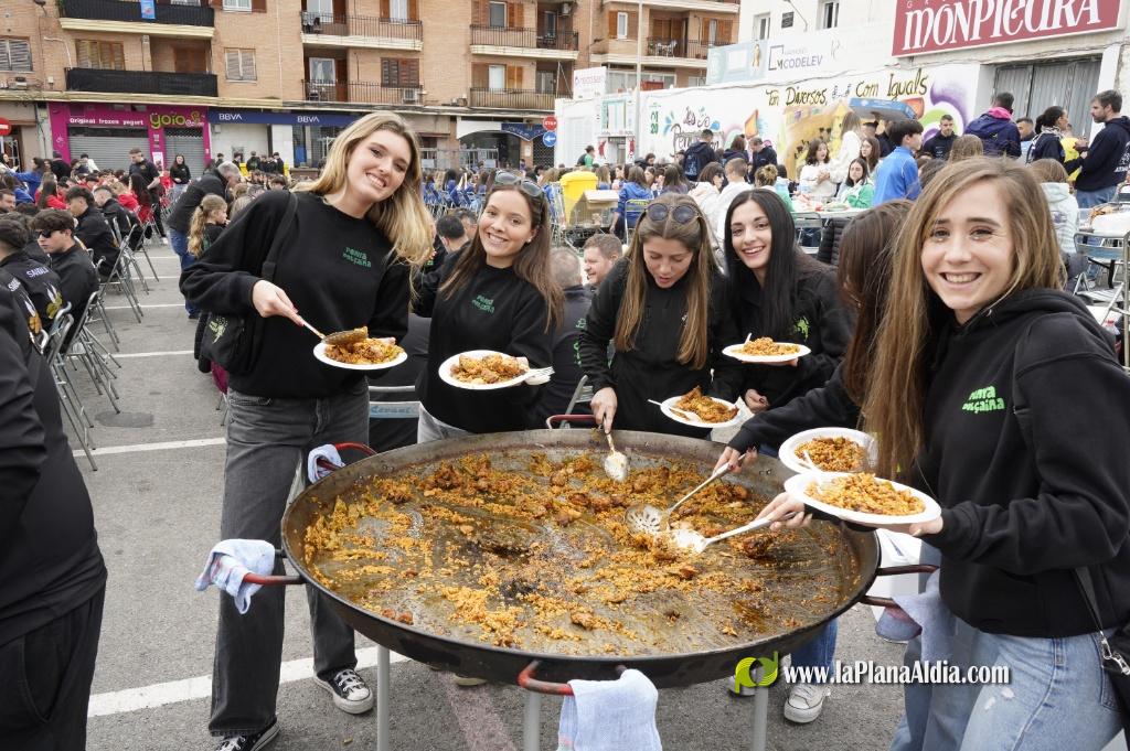 Les Penyes celebren el Mig Any Fester amb una multitudin?ria jornada de conviv?ncia