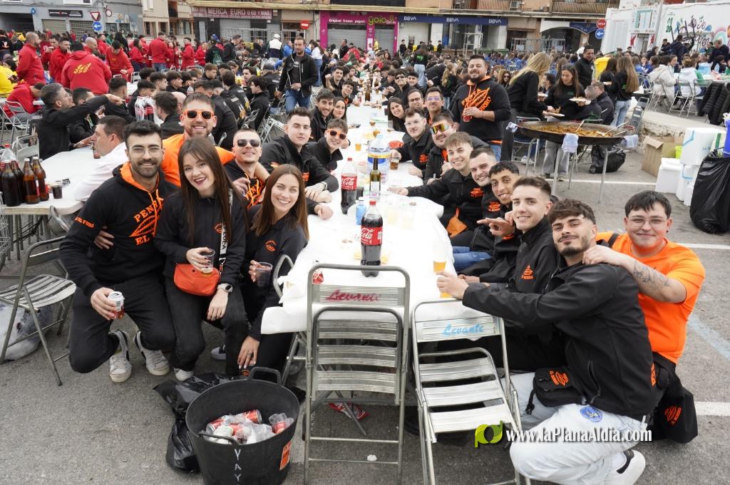 Les Penyes celebren el Mig Any Fester amb una multitudin?ria jornada de conviv?ncia