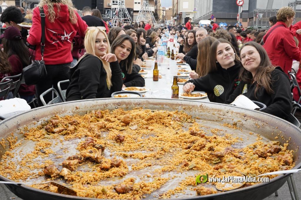 Les Penyes celebren el Mig Any Fester amb una multitudin?ria jornada de conviv?ncia