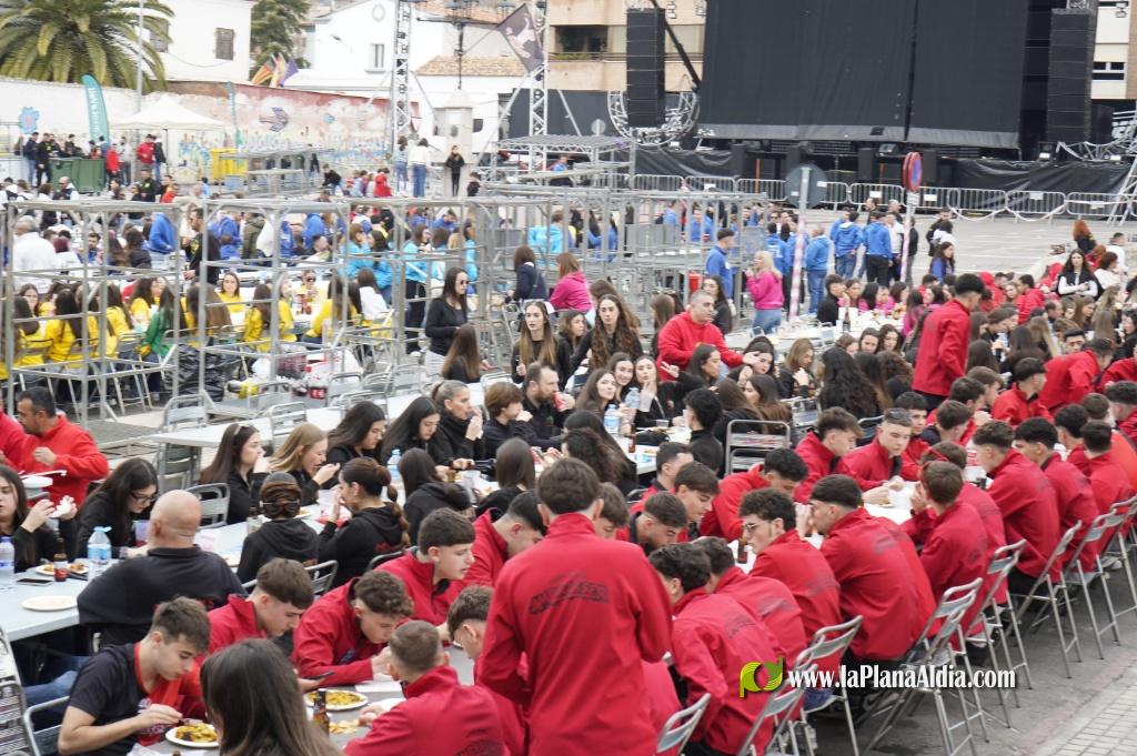 Les Penyes celebren el Mig Any Fester amb una multitudin?ria jornada de conviv?ncia