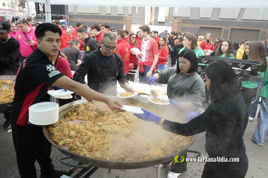 Les Penyes celebren el Mig Any Fester amb una multitudin?ria jornada de conviv?ncia