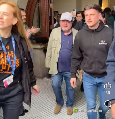 pe-arroja-abre-las-mascletaes-de-las-fallas-de-valencia-2026