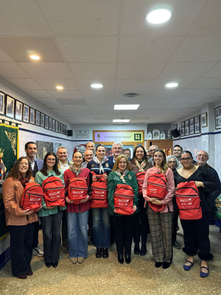 valencia-refuerza-la-cardioproteccion-de-sus-fallas-con-la-entrega-de-desfibriladores-a-las-comisiones-de-seccion-especial