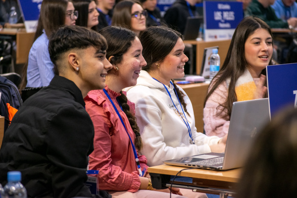 Los j�venes valencianos optan mayoritariamente por emprender, seg�n el XI Informe Young Business Talents