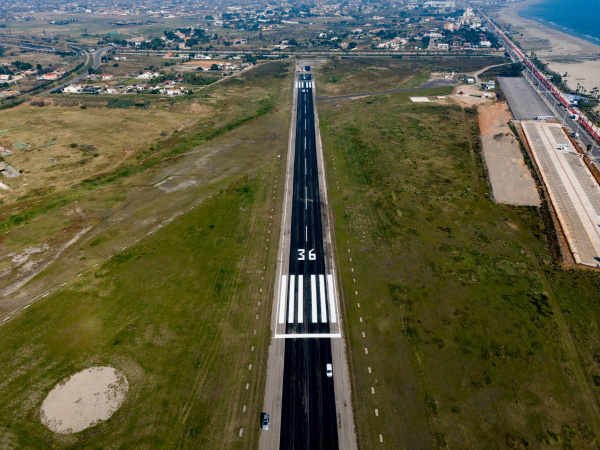 El Aeroclub de Castell�n estrena mejoras en la pista tras la nueva concesi�n municipal