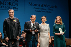Bego�a Carrasco assisteix a l'entrega dels XVI Premis Moros d'Alqueria i celebra el 50� aniversari de l'associaci�