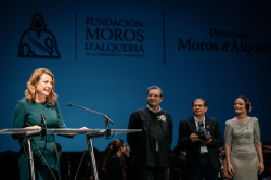 Bego�a Carrasco assisteix a l'entrega dels XVI Premis Moros d'Alqueria i celebra el 50� aniversari de l'associaci�