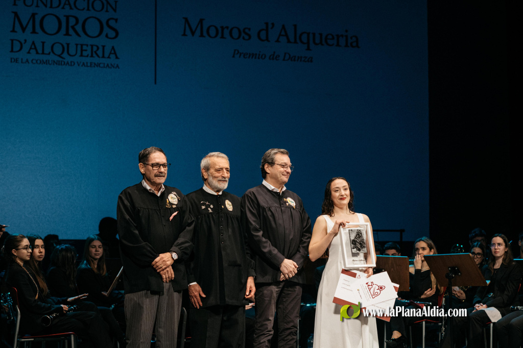 Bego�a Carrasco assisteix a l'entrega dels XVI Premis Moros d'Alqueria i celebra el 50� aniversari de l'associaci�