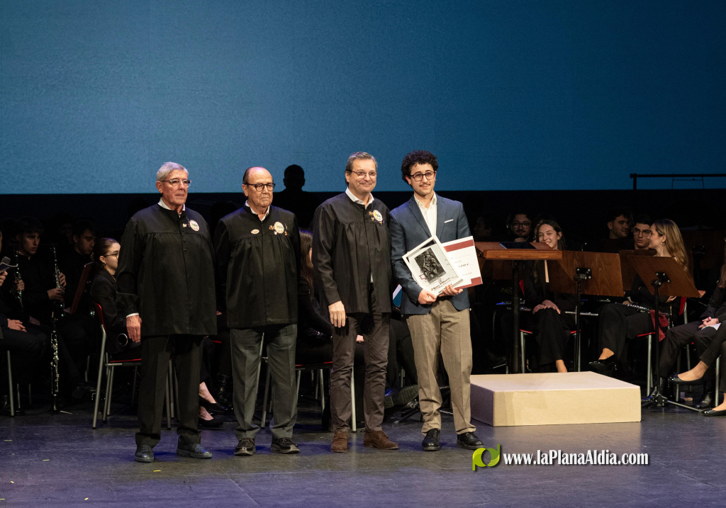 Bego�a Carrasco assisteix a l'entrega dels XVI Premis Moros d'Alqueria i celebra el 50� aniversari de l'associaci�