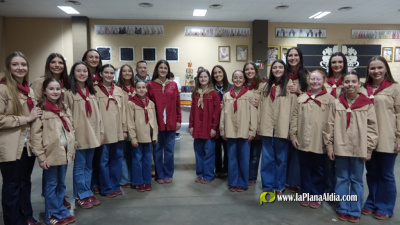 la-llar-fallera-acoge-a-cientos-de-falleros-en-una-multitudinaria-celebracion-del-tradicional-pa-i-porta-faller