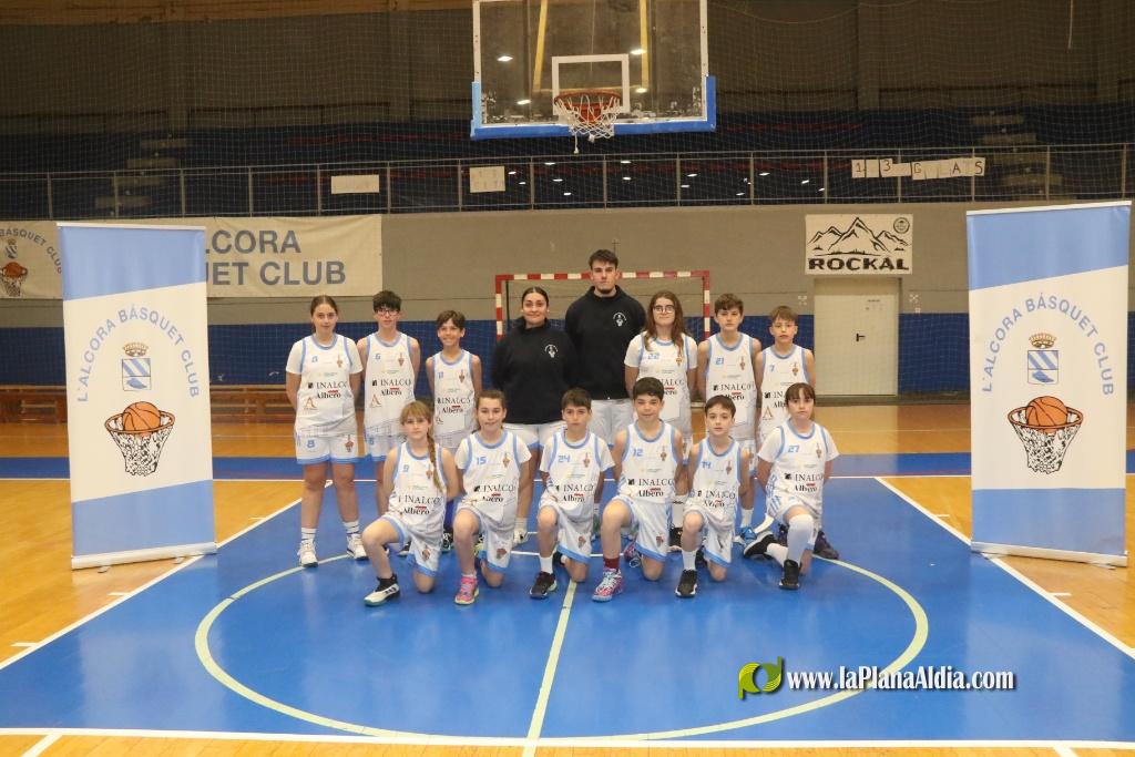 Presentaci?n de l'Alcora B.C con 13 equipos de baloncesto y r?cord de fichas deportivas  