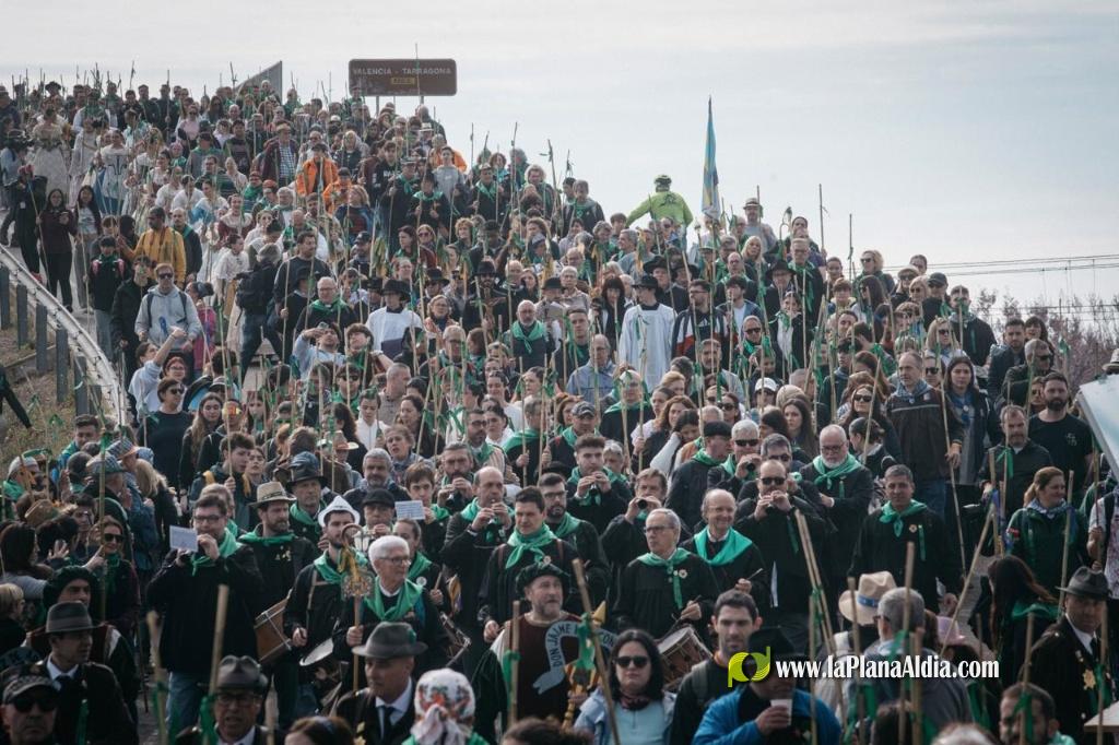 Castell�n celebra la Romer�a de les Canyes pese a la lluvia con presencia institucional